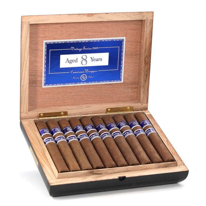 1_2rfogfe5zyv.jpg 洛基·帕特尔 佳酿2003 喀麦隆 罗伯图 雪茄, Rocky Patel Vintage 2003 Cameroon Robusto cigar, 佳酿2003喀麦隆雪茄, 洛基帕特尔佳酿系列, Vintage 2003 Cameroon cigar