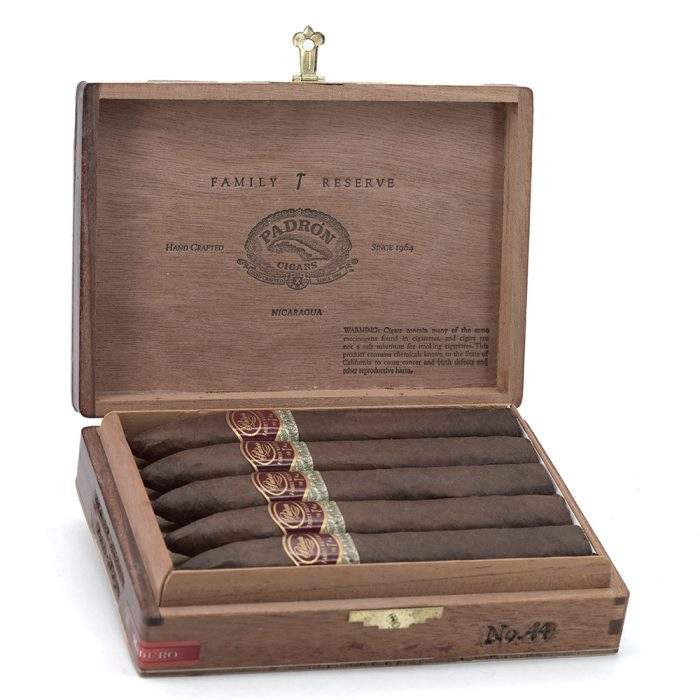 1_2smjgrs432b.jpg 帕德龙 家族珍藏 44年 马杜罗 雪茄, Padrón Family Reserve Serie 44 Years Maduro cigar, 帕德龙家族珍藏雪茄, Padrón Family Reserve cigar, 家族珍藏44年马杜罗