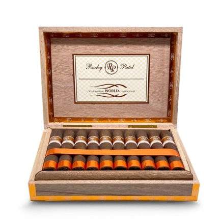世界雪茄品吸挑战赛罗伯图<br>Cigar Smoking World Championship Robusto