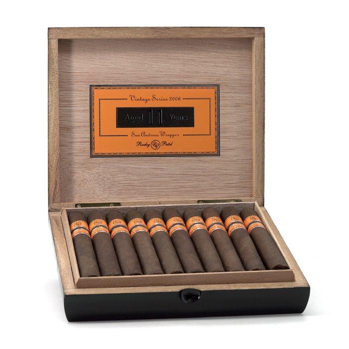 1_mrkgqfc0ktn.jpg 洛基·帕特尔 佳酿 2006 托罗 雪茄, Rocky Patel Vintage 2006 Toro cigar, 洛基帕特尔佳酿雪茄, 洛基帕特尔2006托罗, 佳酿2006雪茄