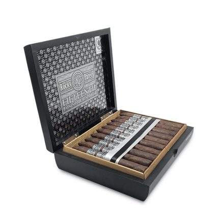 洛基·帕特尔 15周年纪念鱼雷 雪茄, Rocky Patel 15th Anniversary Torpedo cigar, 洛基帕特尔15周年雪茄, Rocky Patel 15周年鱼雷, 洛基帕特尔鱼雷雪茄