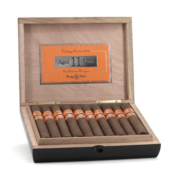 1_wgh1jtaghns.jpg 洛基·帕特尔 佳酿 2006 罗伯图 雪茄, Rocky Patel Vintage 2006 Robusto cigar, 洛基帕特尔佳酿雪茄, 洛基帕特尔2006罗伯图, Vintage 2006 Robusto