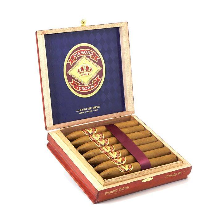 钻冠 经典 天然 金字塔 7 雪茄, Diamond Crown Classic Natural pyramid #7 cigar, 钻冠经典天然金字塔雪茄, 钻冠金字塔7号雪茄, Diamond Crown pyramid cigar