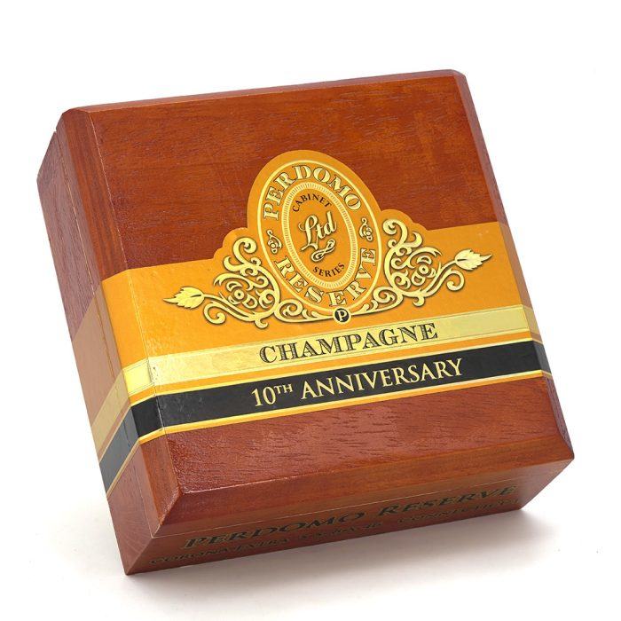 4_alftovmxhs5.jpg 珍藏10周年康涅狄格州特级高朗拿<br>Reserve 10th Anniversary Connecticut Corona Extra - 图片 4